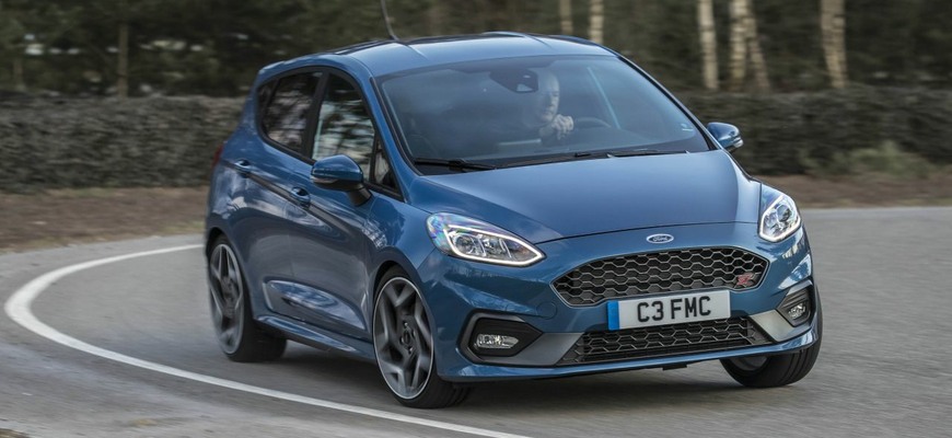 Ford Focus MK3.5 Facelift Revealed - James Simpson